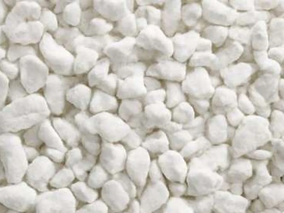 Expanded white perlite granules, from the producer's catalogue