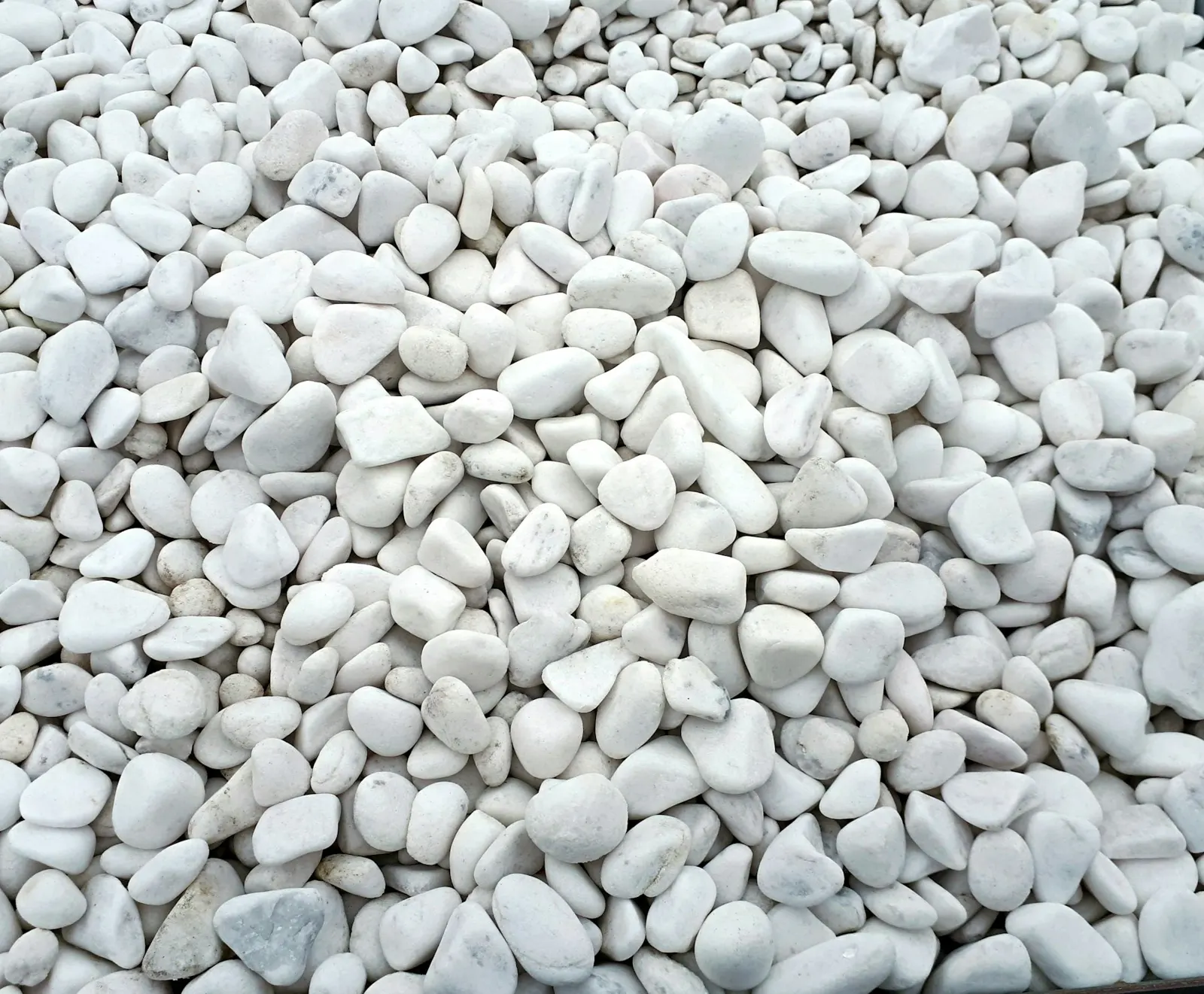 White quartz granules